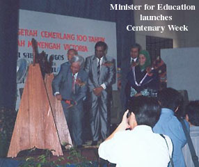 Minister Striking Gong