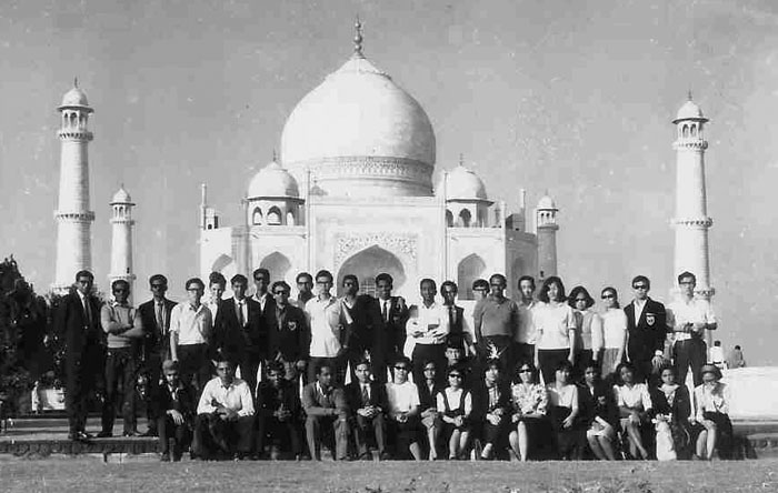 Victorians at Taj Mahal